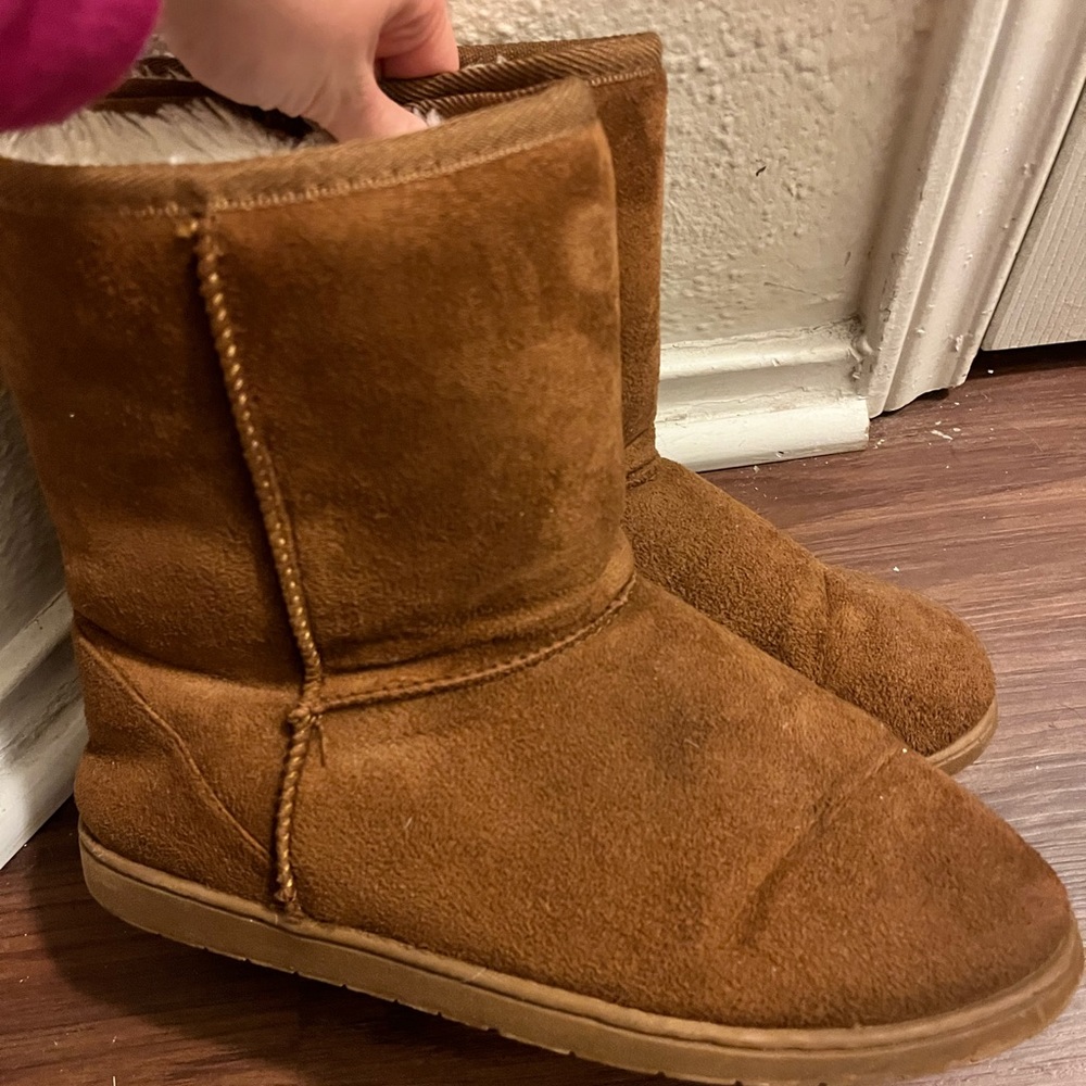 DAWG Winter Boots size 8